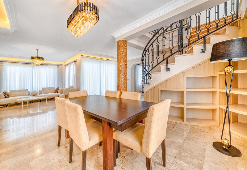 Вилла с личным бассейном в районе Каргыджак