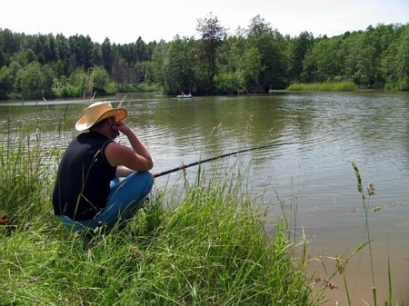 Ловля рыбы в летнюю жару.
